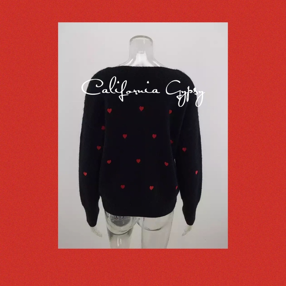 Heart Print Oversized V-Neck Sweater - Picture 4 of 7